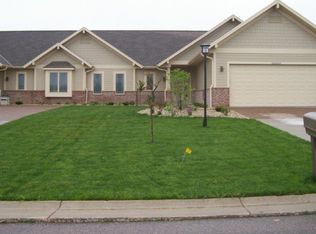 S70W15712 Sandalwood Dr, Muskego, WI 53150