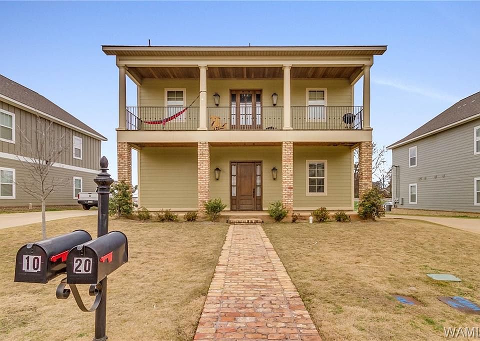 1st image of 910 Parkview Dr #912