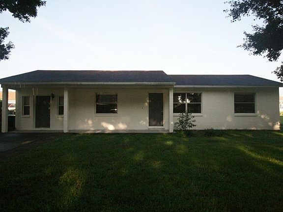 3rd image of 1535 S Gordon Ave