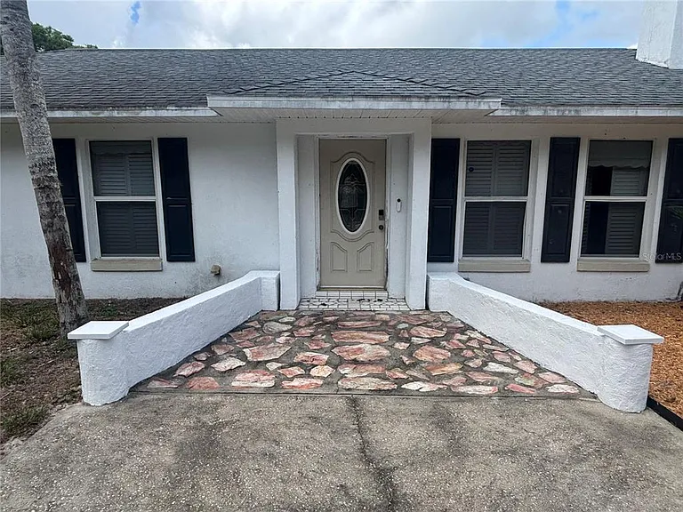 510 S Cedar Ave — Photo 4