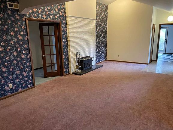 5th image of 20316 Greenwood Ave N