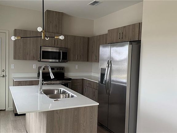 3rd image of 1104 Cooper Ln APT 1
