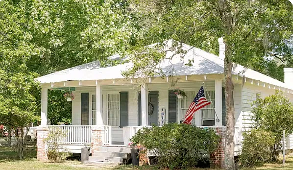 1228 Sam Brown Rd — Photo 1