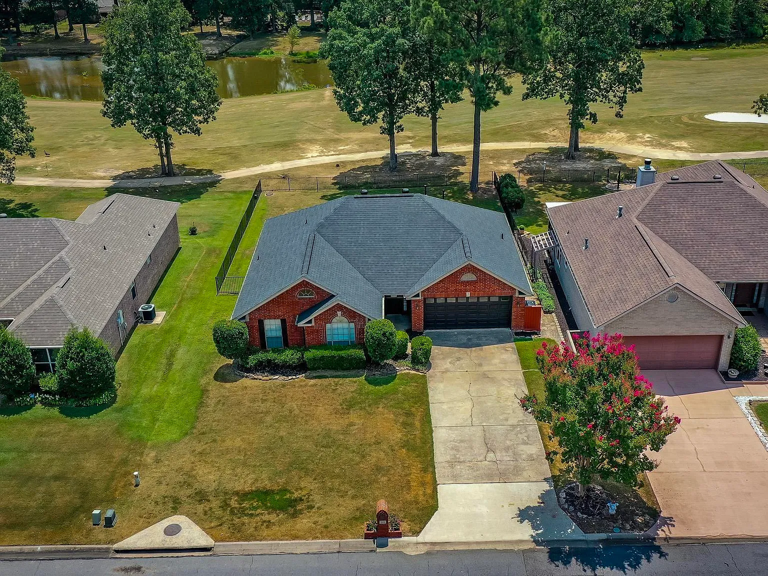 216 Chantilly Circle - 1 — Photo 2