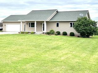 7532 English Lake Rd, Manitowoc, WI 54220