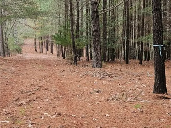 15 Deep Landing Rd, Tappahannock, VA 22560