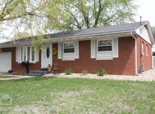 1502 N 10th St, Pekin, IL 61554