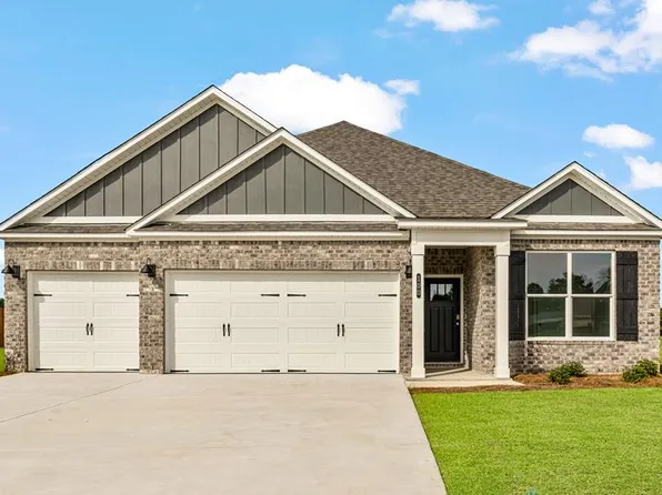 100 Creekridge St, Headland, AL 36345