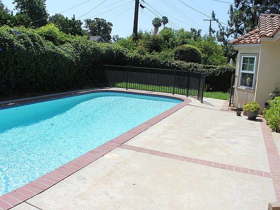 4th image of 380 San Juan Pl