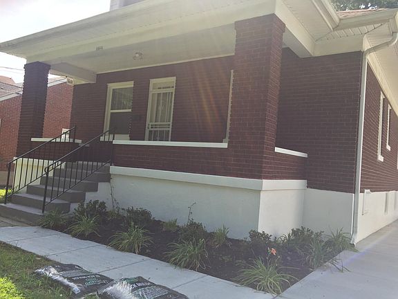 3rd image of 2368 Hawthorne Ave