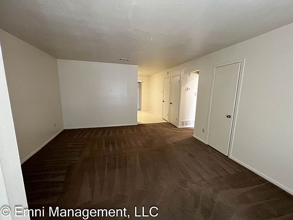 4th image of 205 Oak Trail Dr #D