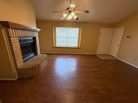 2nd image of 2208 Woodlands Dr