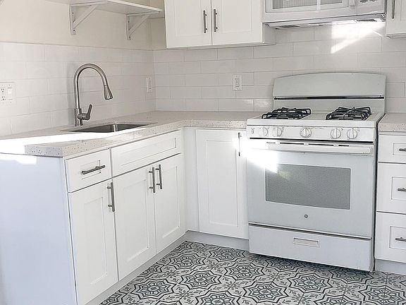 5th image of 2856 Glenview Ave #2