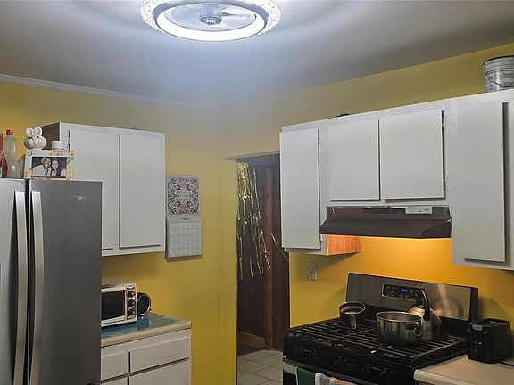 2nd image of 2 Ivy Road