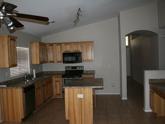 Bulti-desk in Kitchen