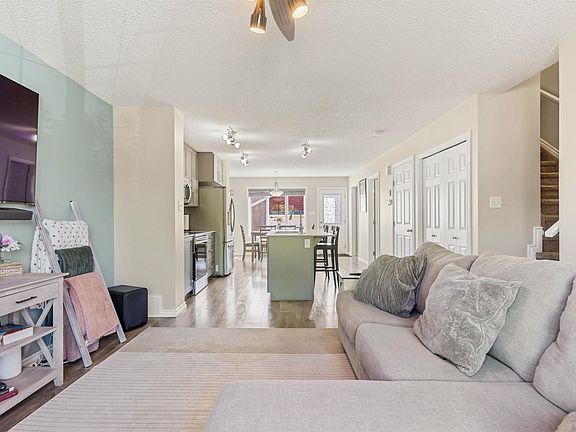 5th image of 3711 Weidle Cres SW