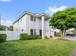 7952 NW 188th Ln, Hialeah, FL 33015