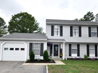 2 Masters Cir, Marlton, NJ 08053