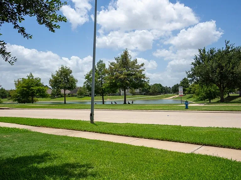 24318 Cornell Park Ln — Photo 15