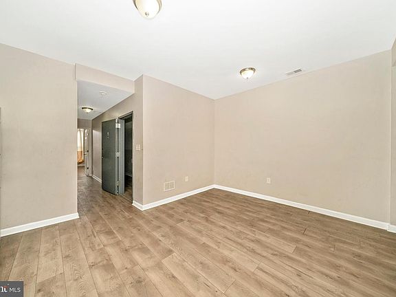 5th image of 1014 W Lanvale St