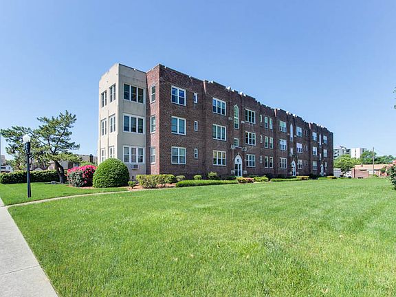 5th image of 230 Swimming Point Walk APT B2