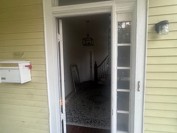 4th image of 900 S Meadow St #2