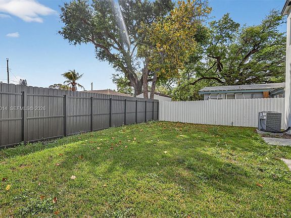 5th image of 4311 NW 32nd Ave