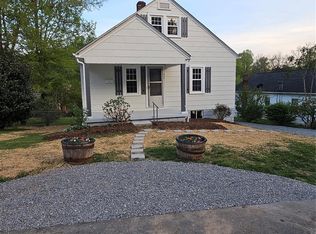 305 Hillside St NW, Lenoir, NC 28645