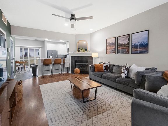4th image of 4323 Club Trail Ln #28