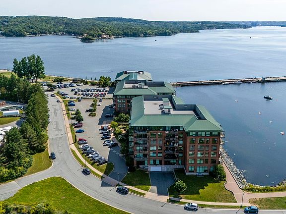 5th image of 220 Waterfront Dr #606