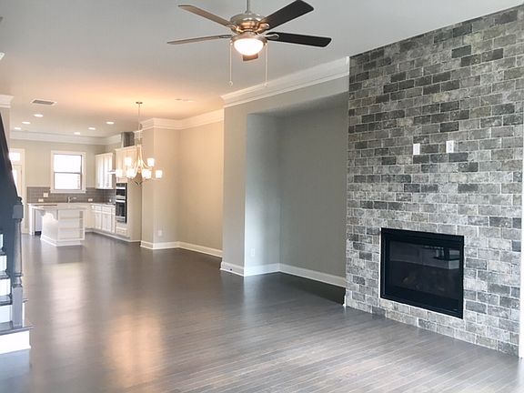 4th image of 2258 McLean Chase SE