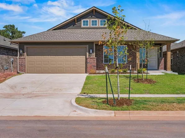 8717 Spruce St, Edmond, OK 73003