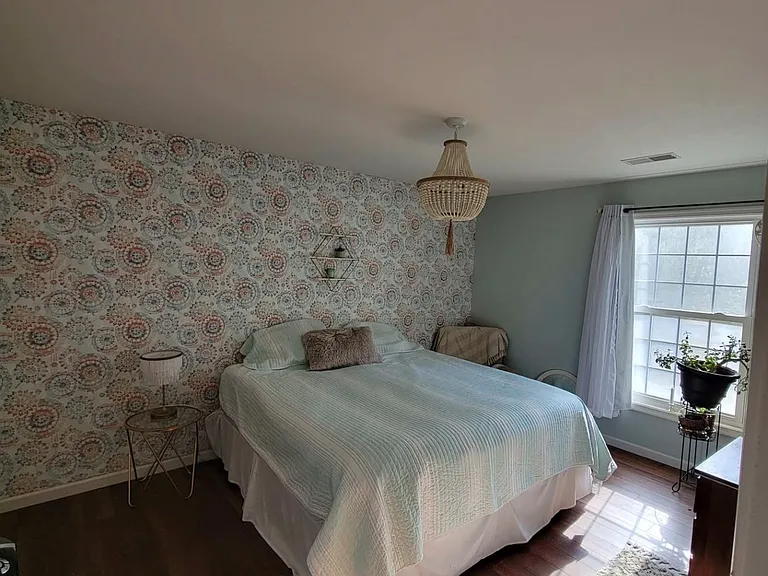 390 Camelot Blvd — Photo 3