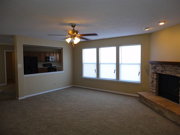 4th image of 2324 Shadowbrook Dr