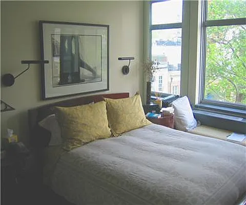 Rented by Warburg | media 10