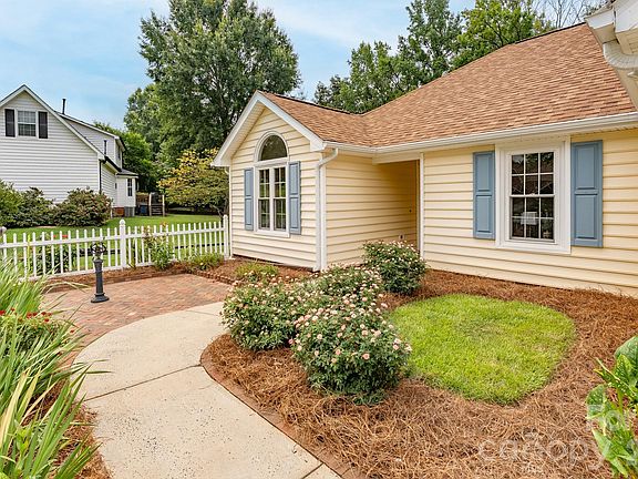 3rd image of 5203 Spring Morning Ln
