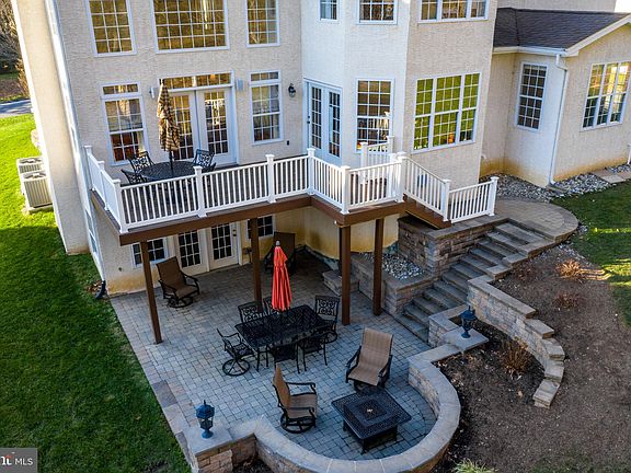 5th image of 136 Forest Dr