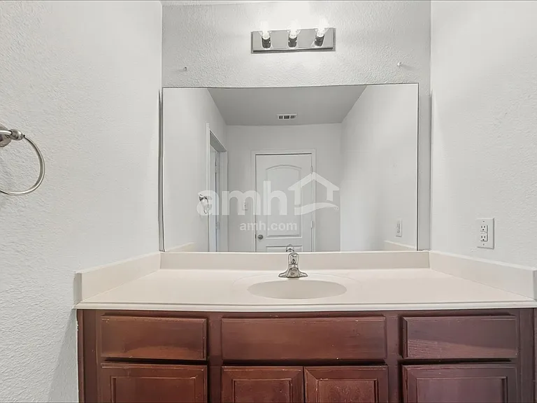 1211 Arizona Dr — Photo 14