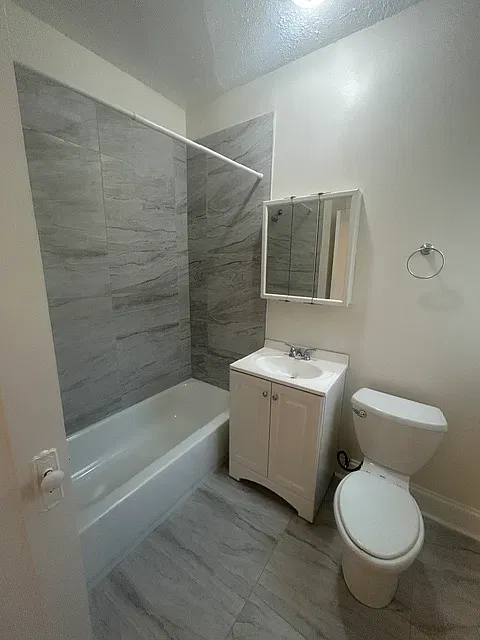 2 bed, 700 sqft, $1,550 — Photo 3