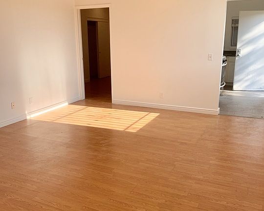 4th image of 3726 Midvale Ave APT 1