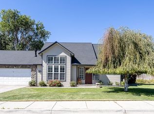 824 S 73rd Ave, Yakima, WA 98908