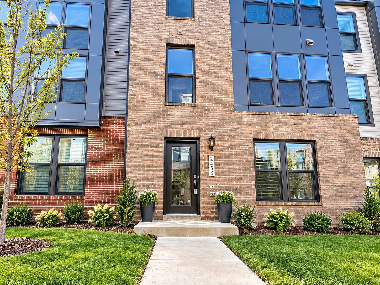 3 bed, 2640 sqft, $3,650 — Photo 1