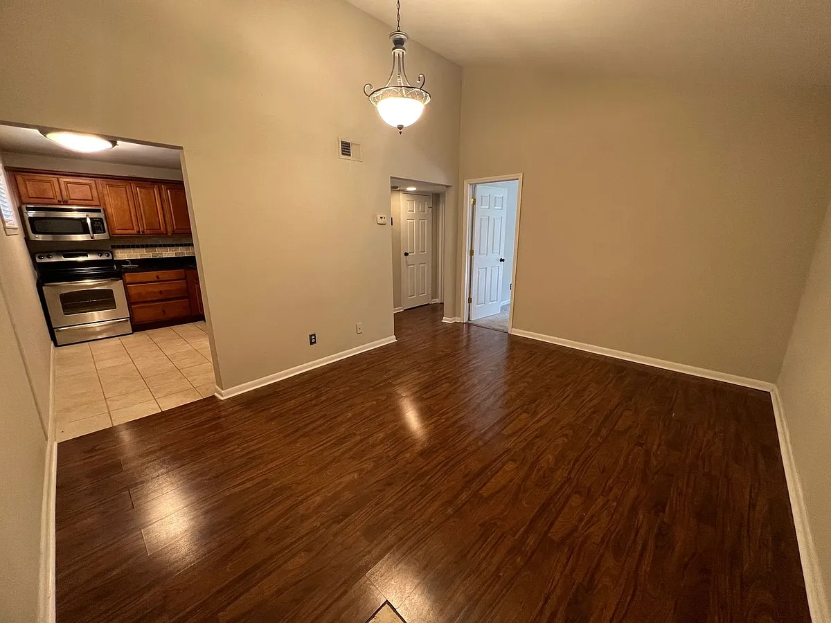 Building Photo - 250 Little St #C307