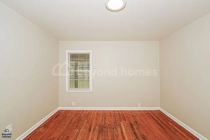 945 Elizabeth Dr — Photo 13