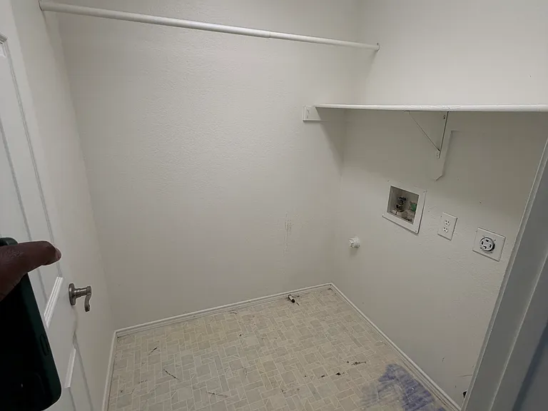 4022 Wiltshire Dr — Photo 3