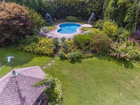 5th image of 39 William Fairfield Dr