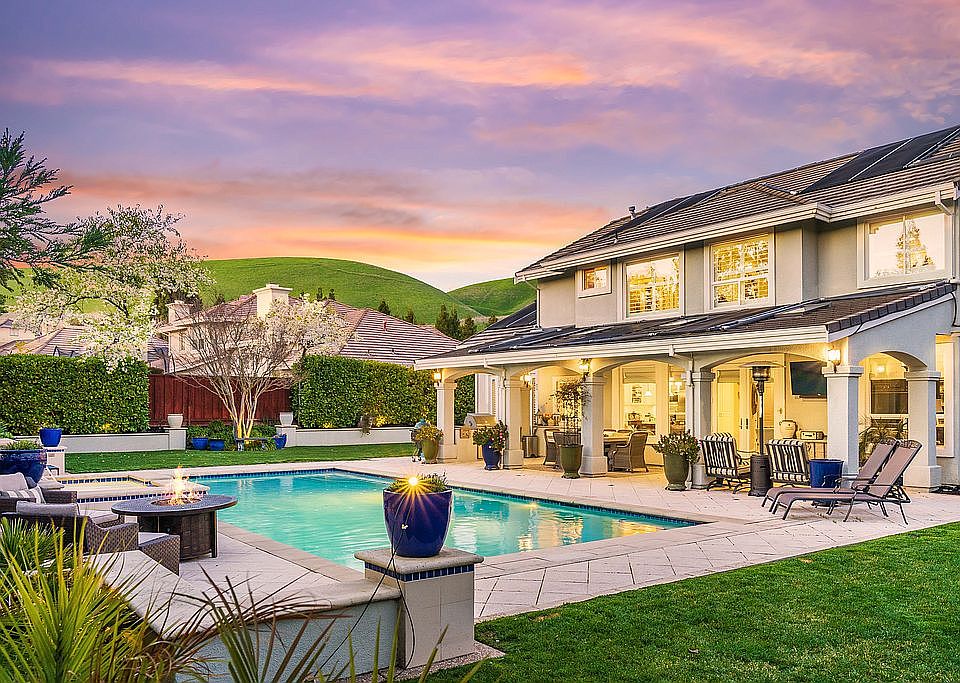 1st image of 168 Alta Vista Way