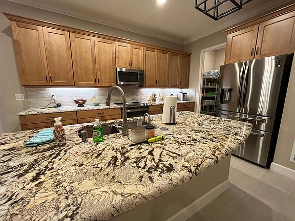4th image of 740 Mosaic Blvd