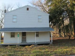 1327 Slutter Rd, Pocono Lake, PA 18347