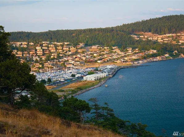 2011 Skyline Way, Anacortes, WA 98221